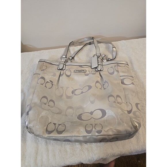 Coach Gallery Optic Silver Metalic Signature Tote Shoulder Handbag - Picture 1 of 12